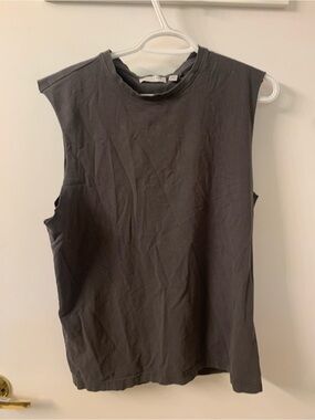 Sleeveless Muscle Tank Top in Charcoal - Unbranded